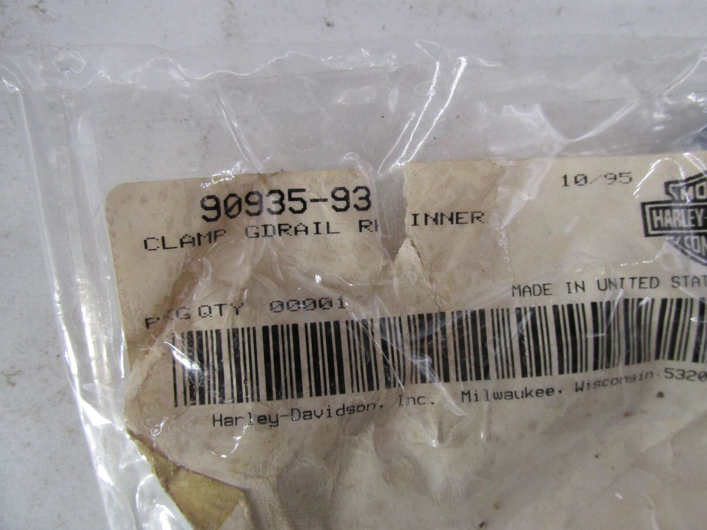 Harley Davidson Genuine NOS Chrome Right Inner Saddlebag Rail Clamp 90935-93