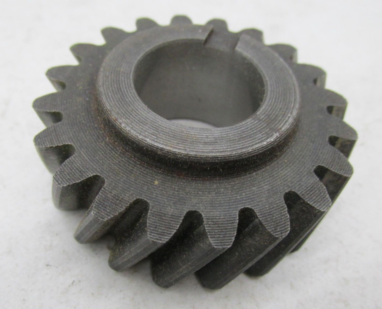 Harley Davidson Aermacchi NOS Transmission Gear Drive 37458-75P