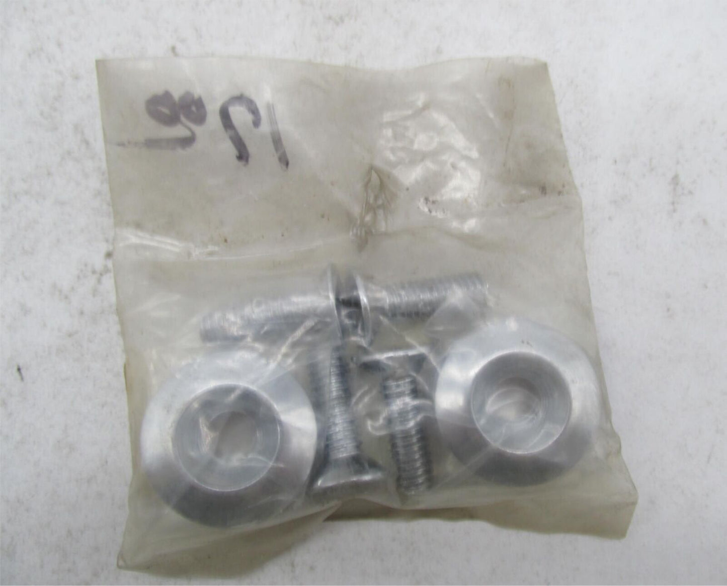 Harley Davidson 1991 - Up Softail Flatside Tank Custom Bolt Kit 25590