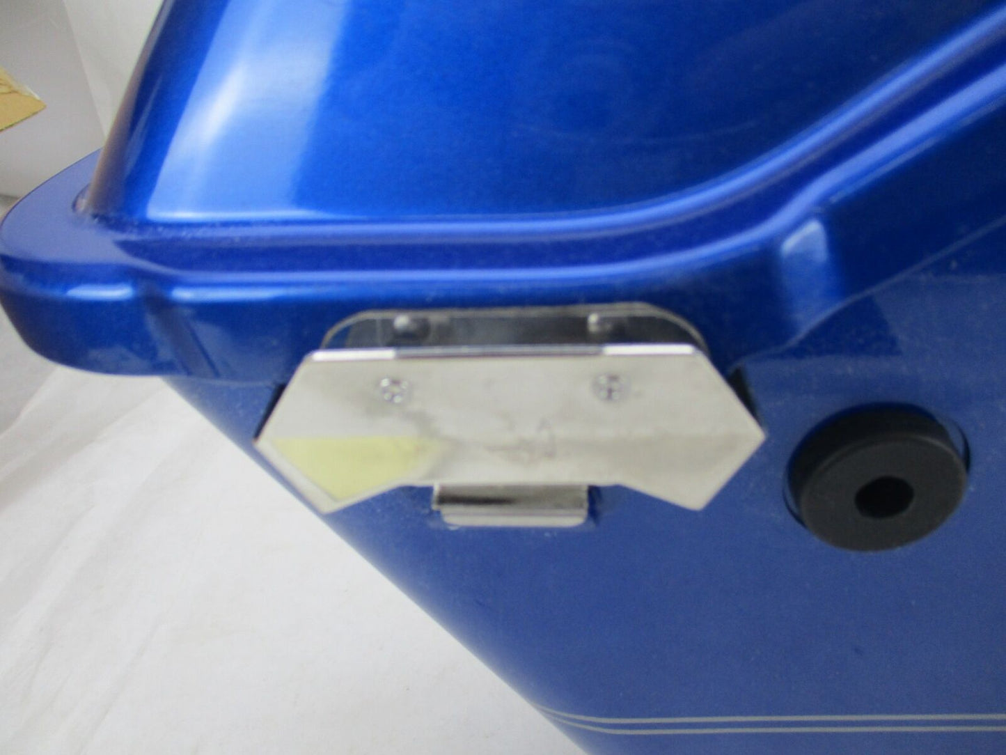 Harley Davidson Genuine NOS  Blue Right Saddlebag w/ Silver Pinstripe 90898-07CH