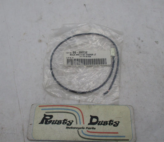 Harley Davidson Drag Indicator Light Bulb and Socket Assembly DS-280282