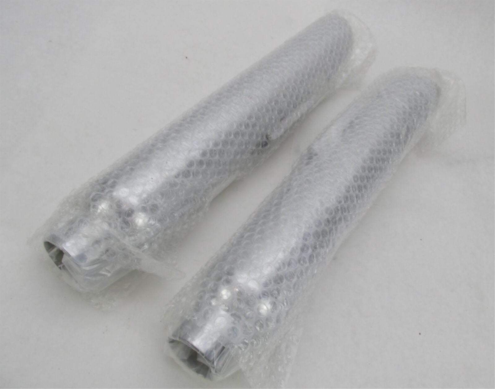 Pair of Harley Kustomwerks 1995-09 Dyna FXDWG Chrome Exhaust Mufflers 48081