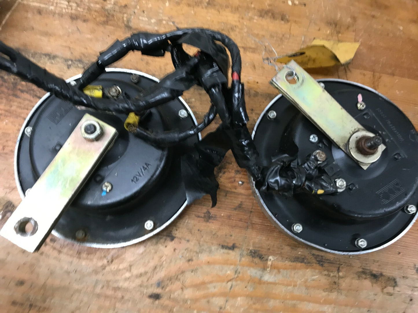 Lot of (2) ROOTS MEGASONIC HIGH TONE 395 HZ 12V HORN +LOW TONE 315 HZ