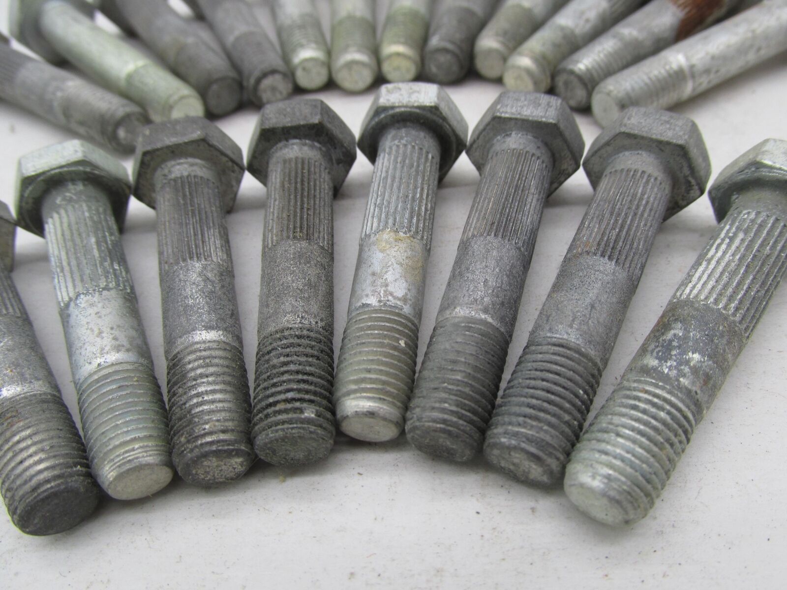 Lot of 20 Harley-Davidson Genuine NOS Aermacchi Cushion Sprocket Bolts 41499-61P