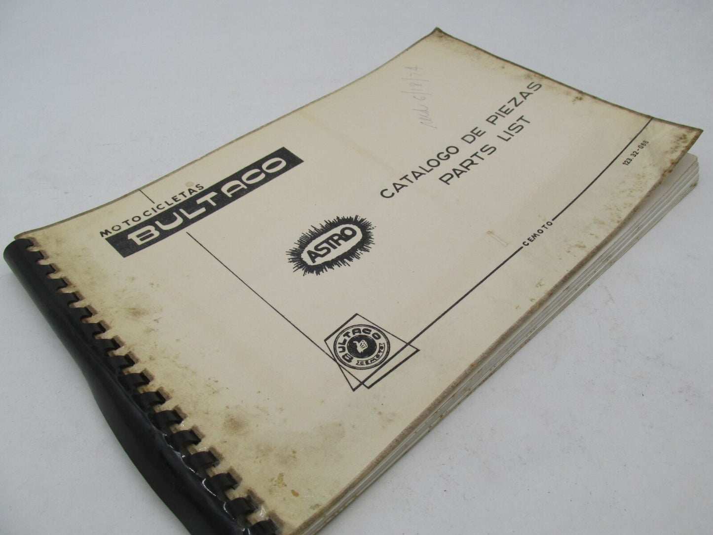 Bultaco Original Factory 1974 Astro Parts List Catalog Book 123.32-066