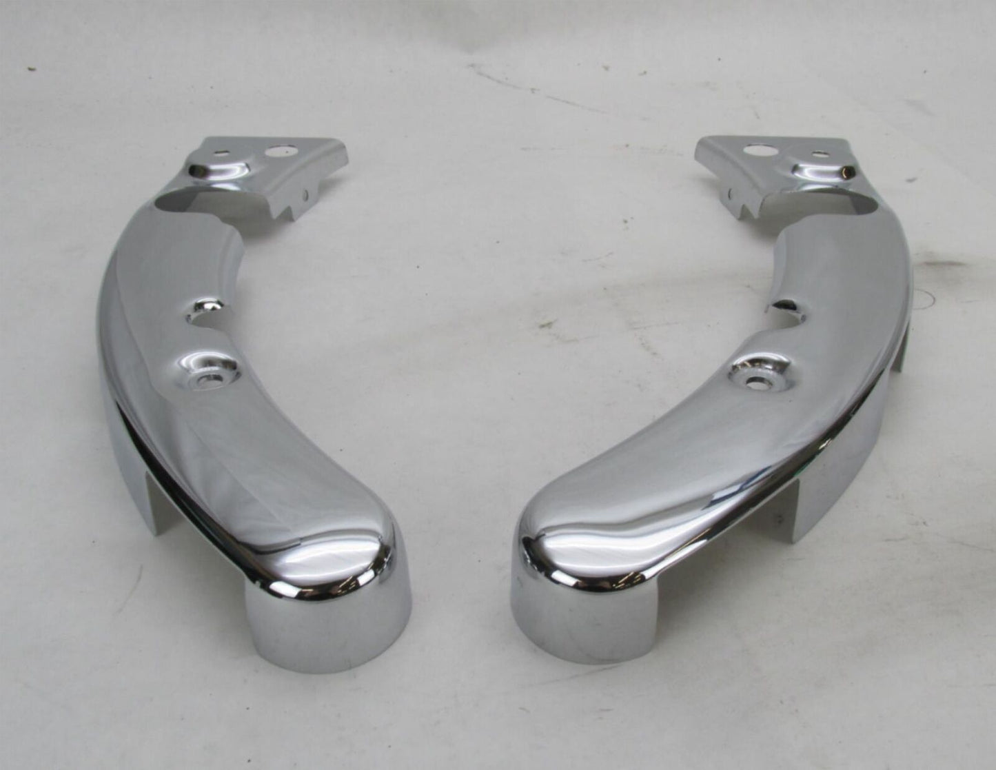 Pair of Harley Davidson 09-13 FLTCU Touring Chrome Fender Srtut Covers
