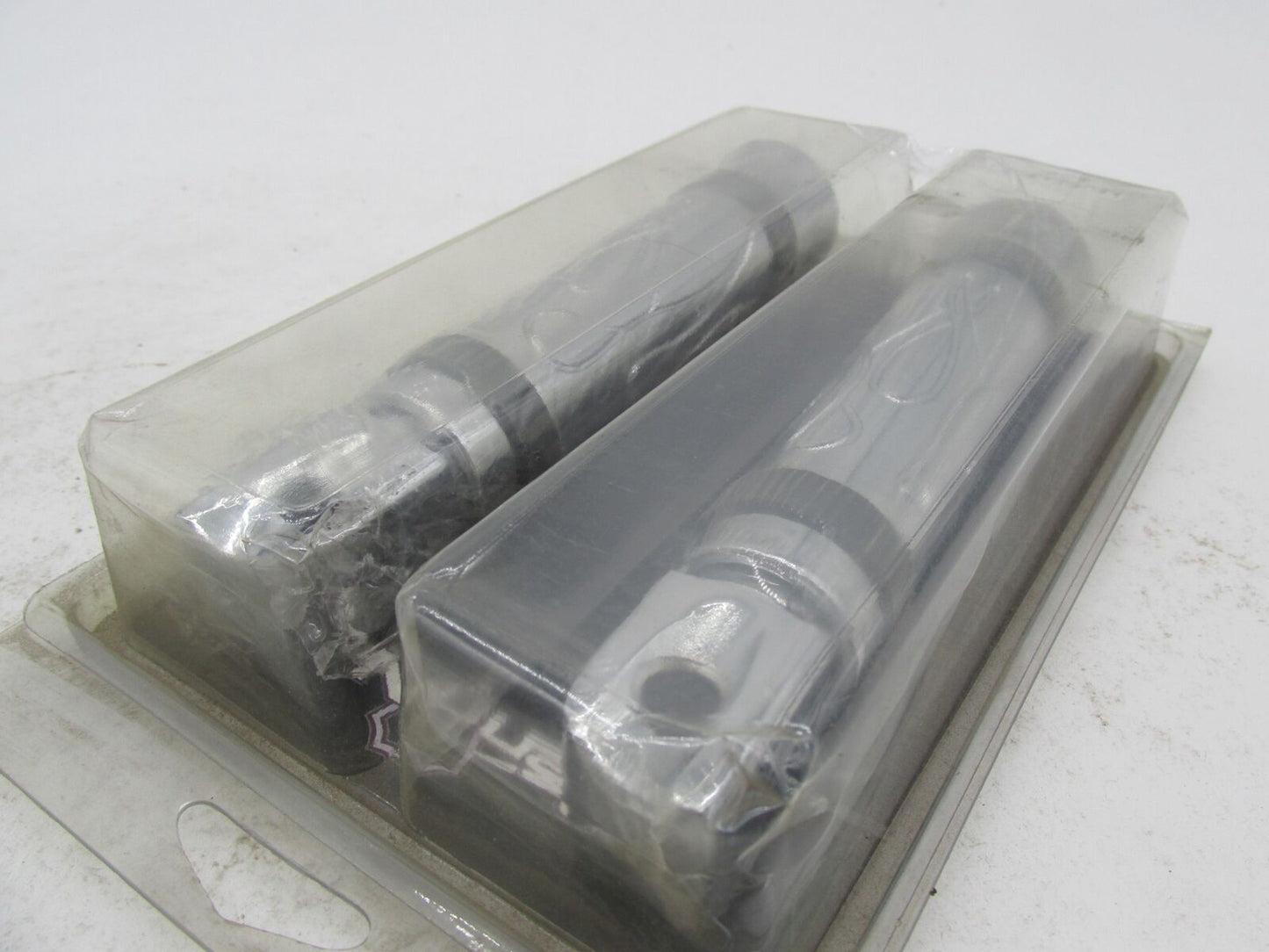 Set of Kawasaki & Suzuki Chrome FLMD Rear Foot Pegs 1620-0501 M-1078