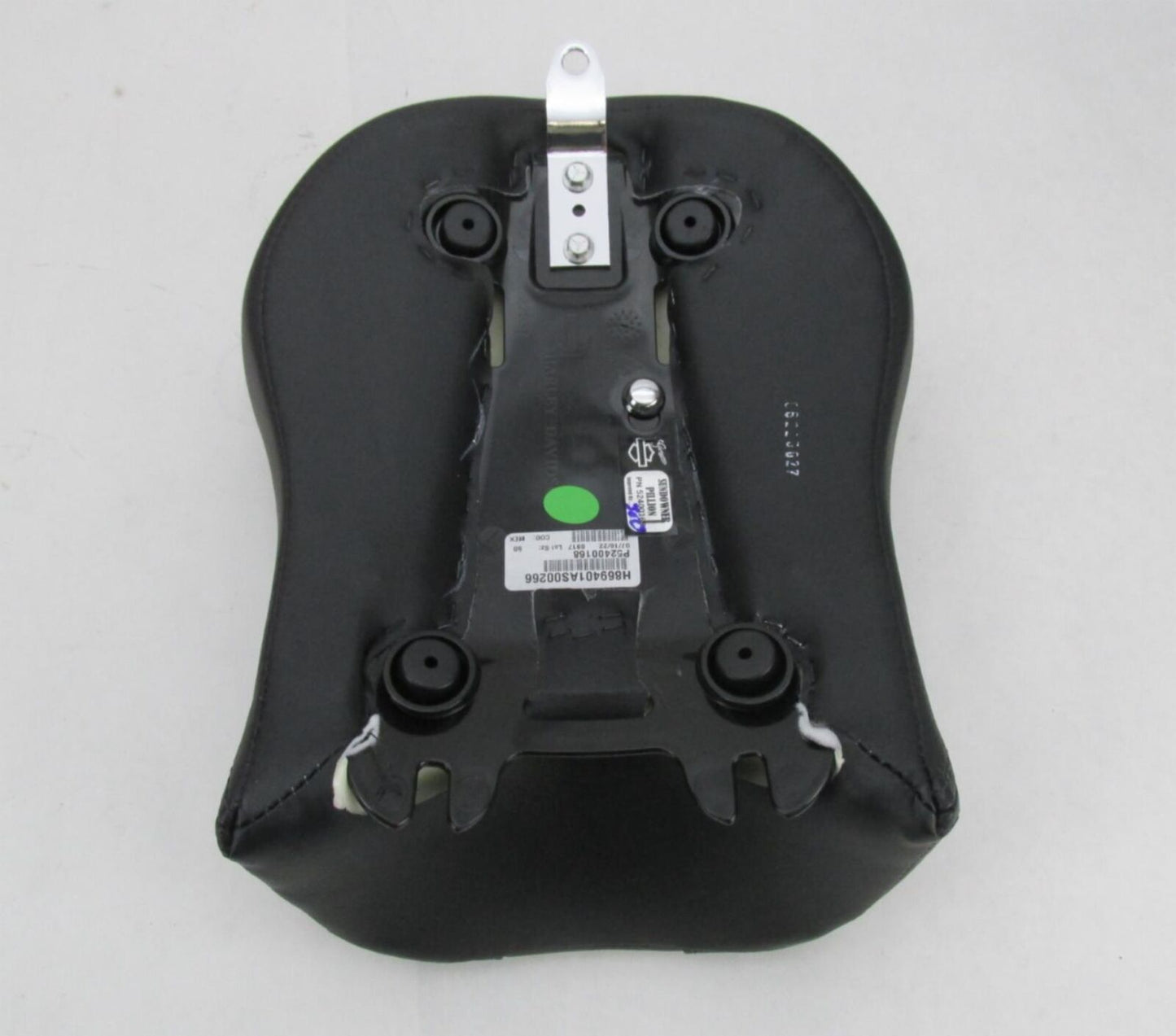 Harley-Davidson Genuine NOS Sundowner Black Passenger Seat FLHC FLHCS 52400168