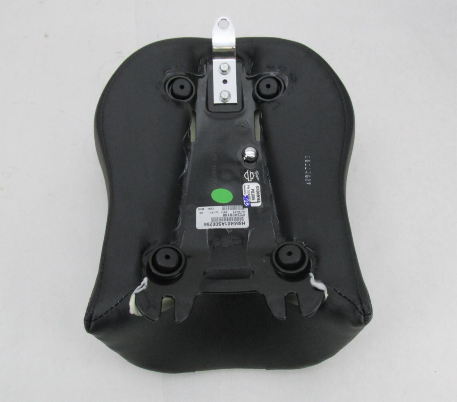 Harley-Davidson Genuine NOS Sundowner Black Passenger Seat FLHC FLHCS 52400168