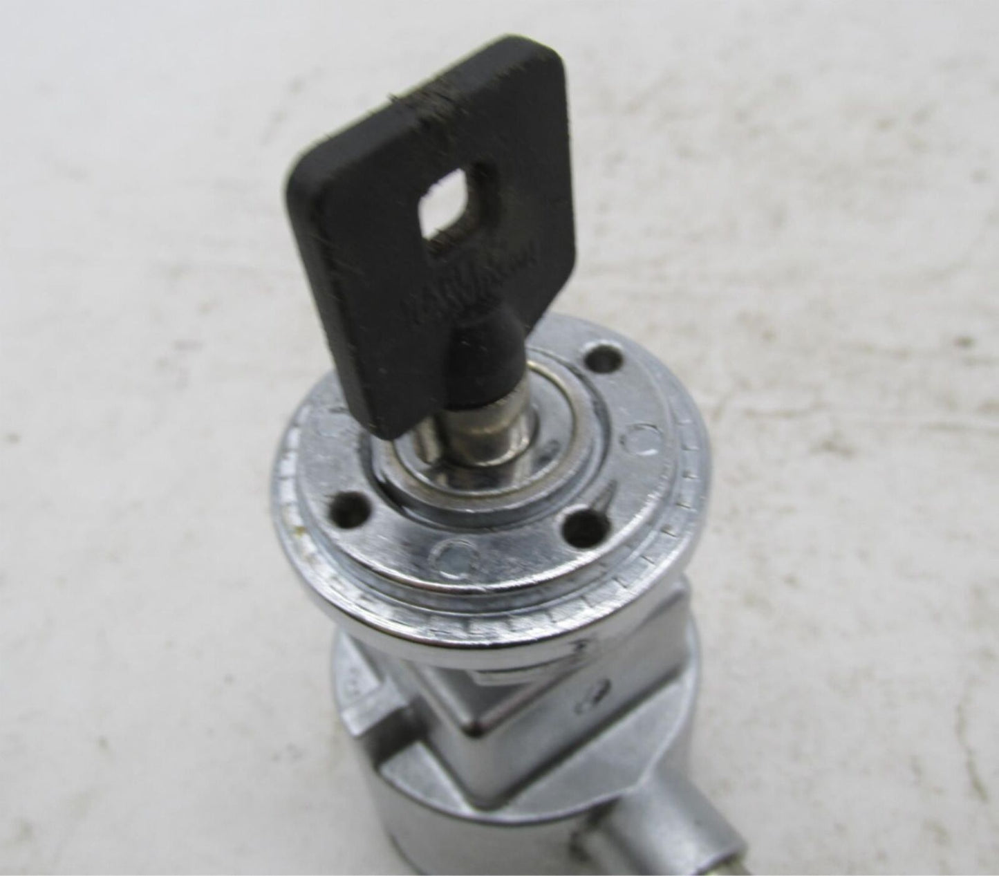 Harley Davidson Genuine Dyna Fat Bob Fork Stem Lock with Key 71430-06B