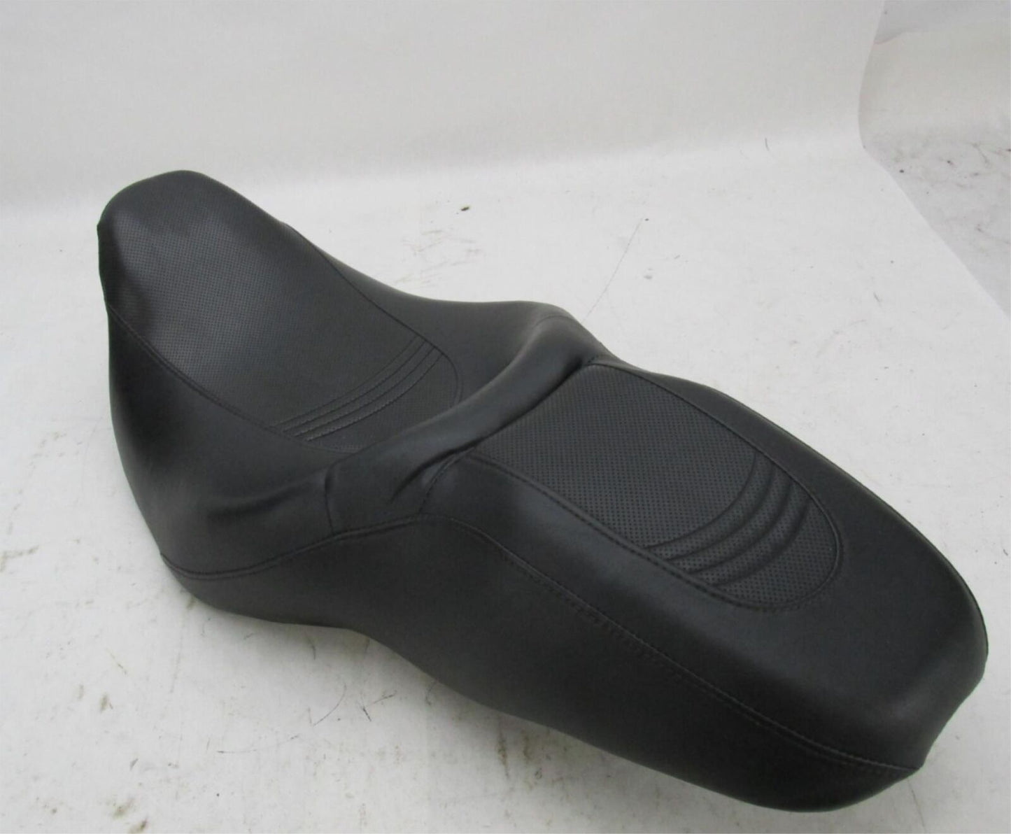 Harley Davidson Genuine Stock Touring Road King Electra Glide Black Seat