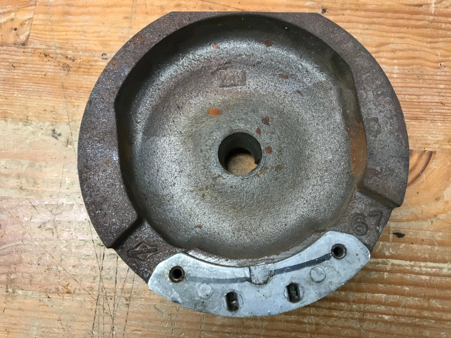 Briggs & Stratton Cast Iron Engine Flywheel Magneto N5A 67 large fins