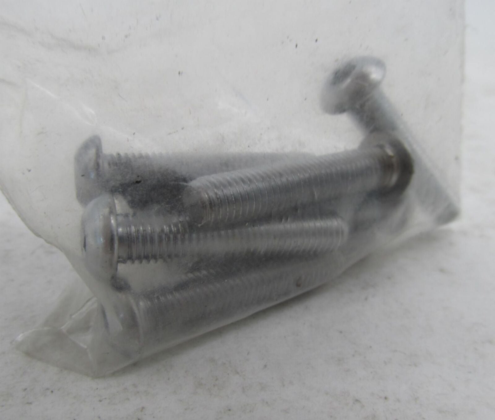 Lot of 8 Harley-Davidson Genuine NOS Screws 921