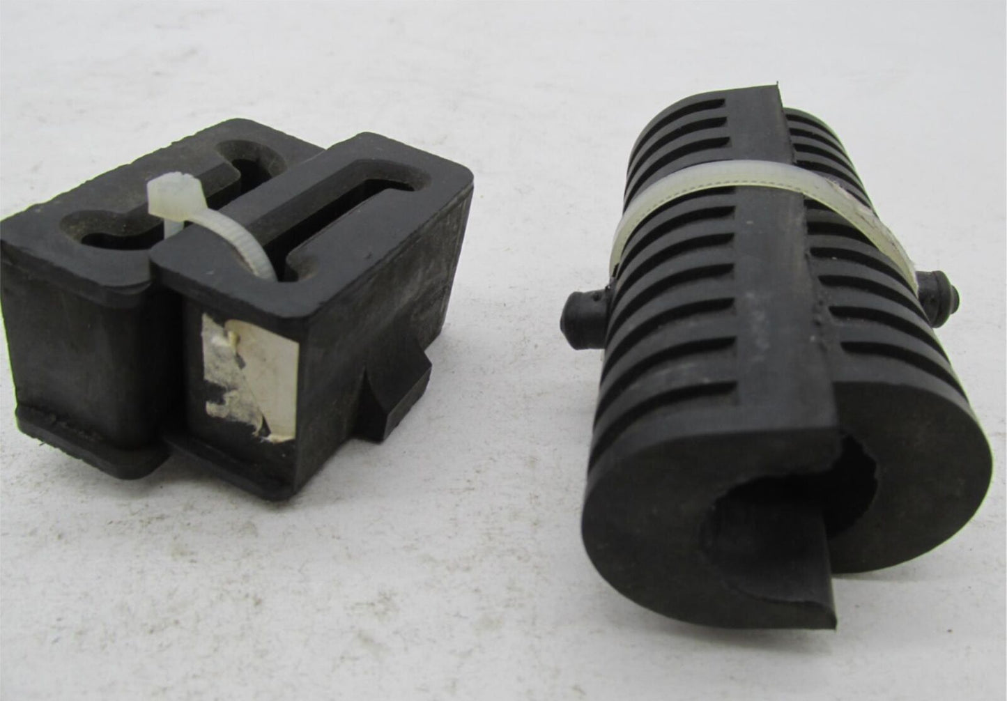 Lot of Harley-Davidson Geneuine Stock Saddlebag Rubber Bumper Guards Bushings