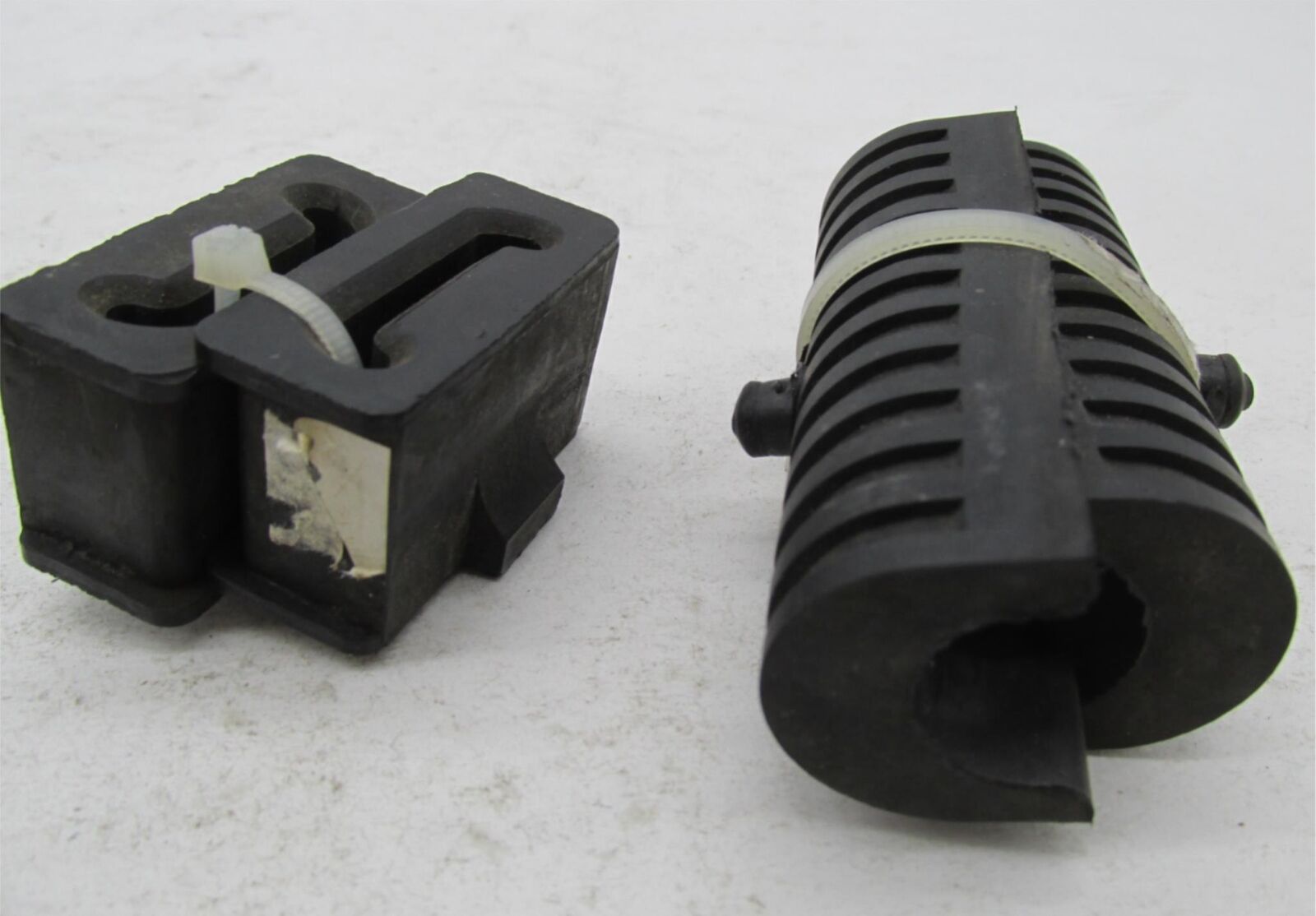 Lot of Harley-Davidson Geneuine Stock Saddlebag Rubber Bumper Guards Bushings