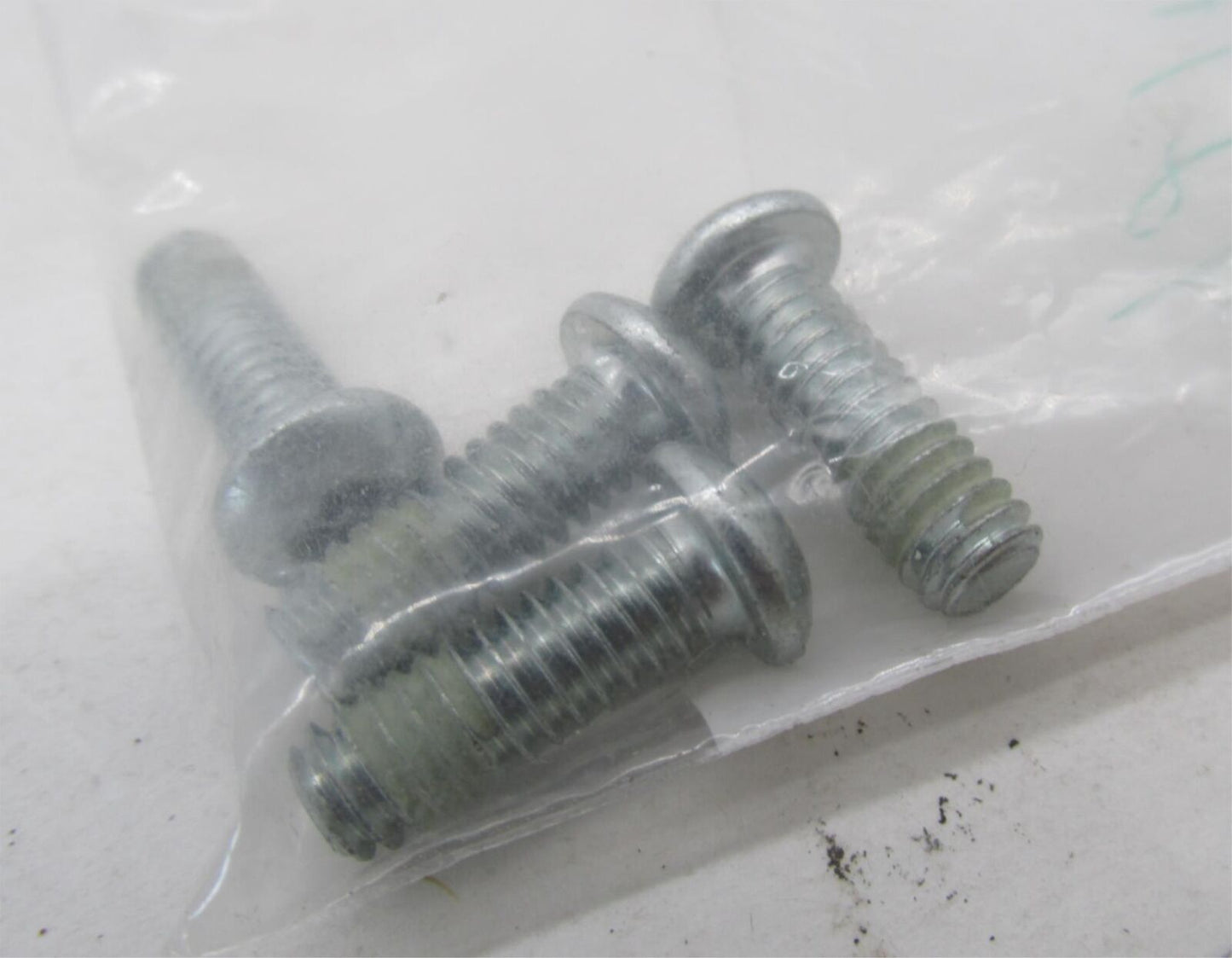 Lot of 4 Harley-Davidson Genuine NOS Button Hex Socket Screws 927A