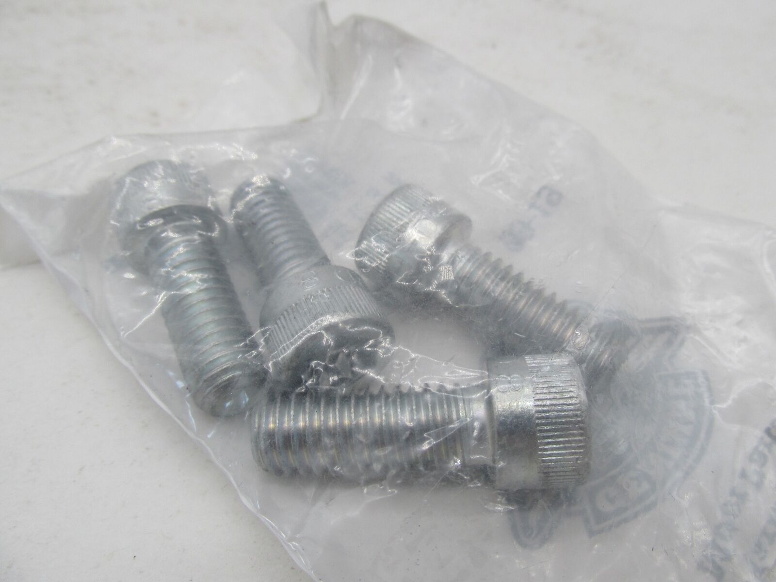 Lot of 4 Harley-Davidson Genuine NOS Hex Socket Head Grade 8 Screws 861A