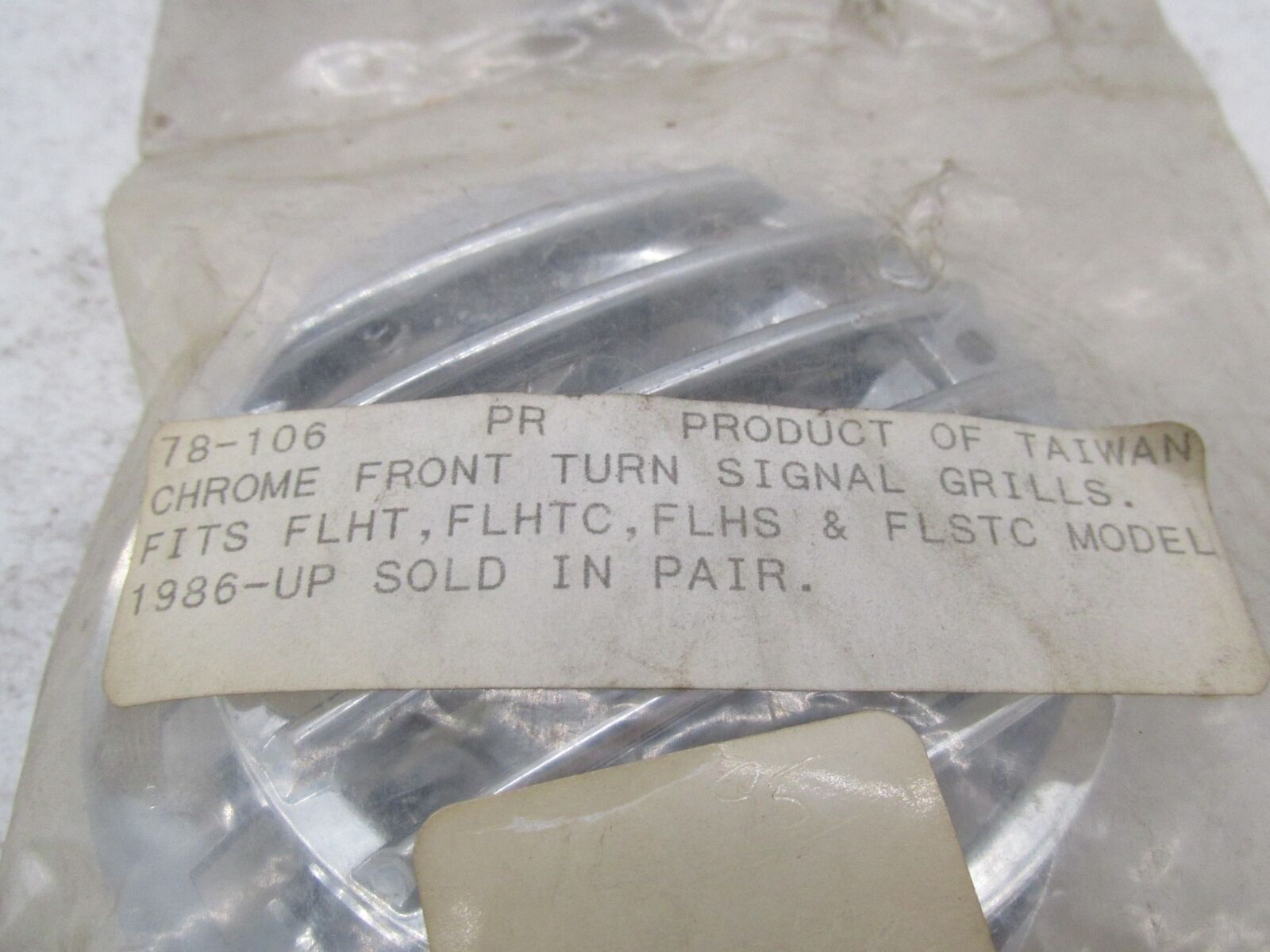 Set of 2 Harley Davidson FLHT FLHTC FLHS FLSTC Chrome Turn Signal Grills 78-106