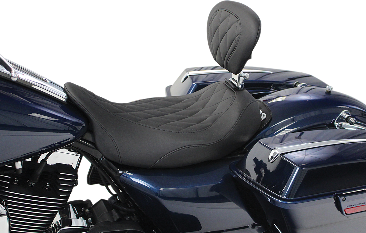 Mustang Wide Tripper Solo Seat with Backrest 79725