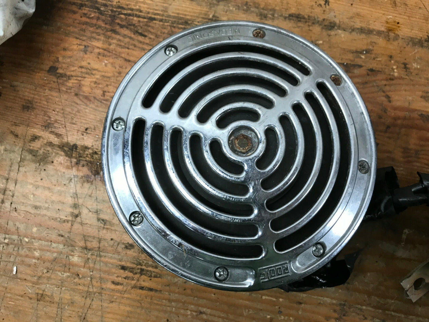 Lot of (2) ROOTS MEGASONIC HIGH TONE 395 HZ 12V HORN +LOW TONE 315 HZ