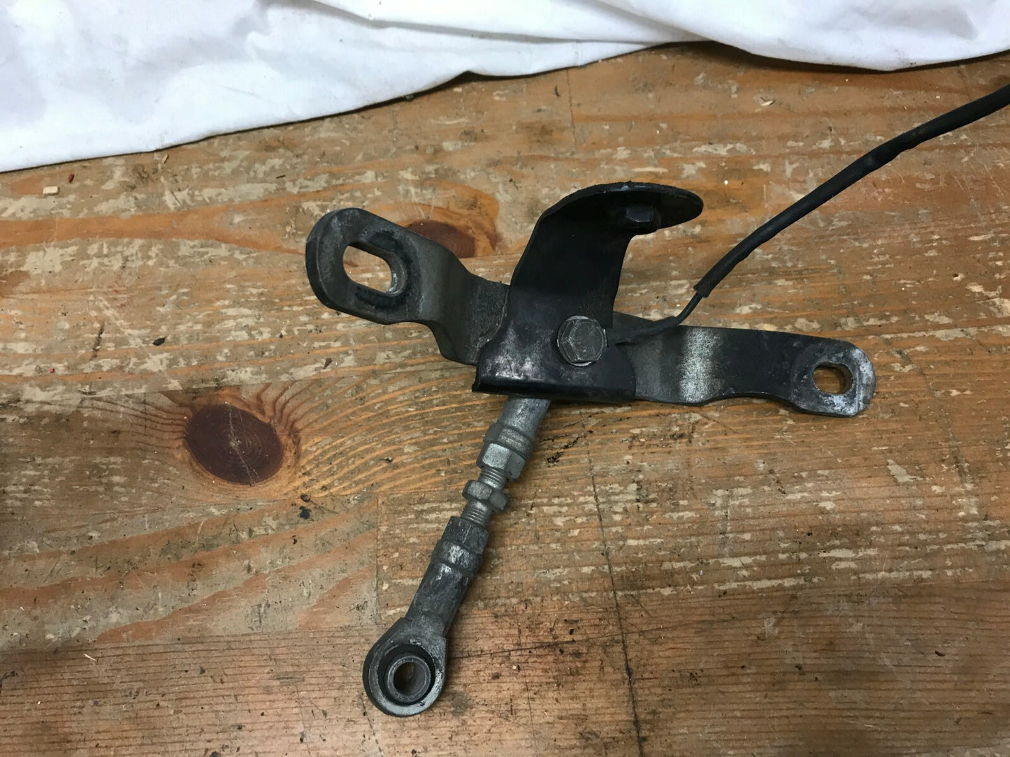 1995-1998 Harley Davidson FLH Touring BRACKET ENGINE MOUNTING STABLIZE