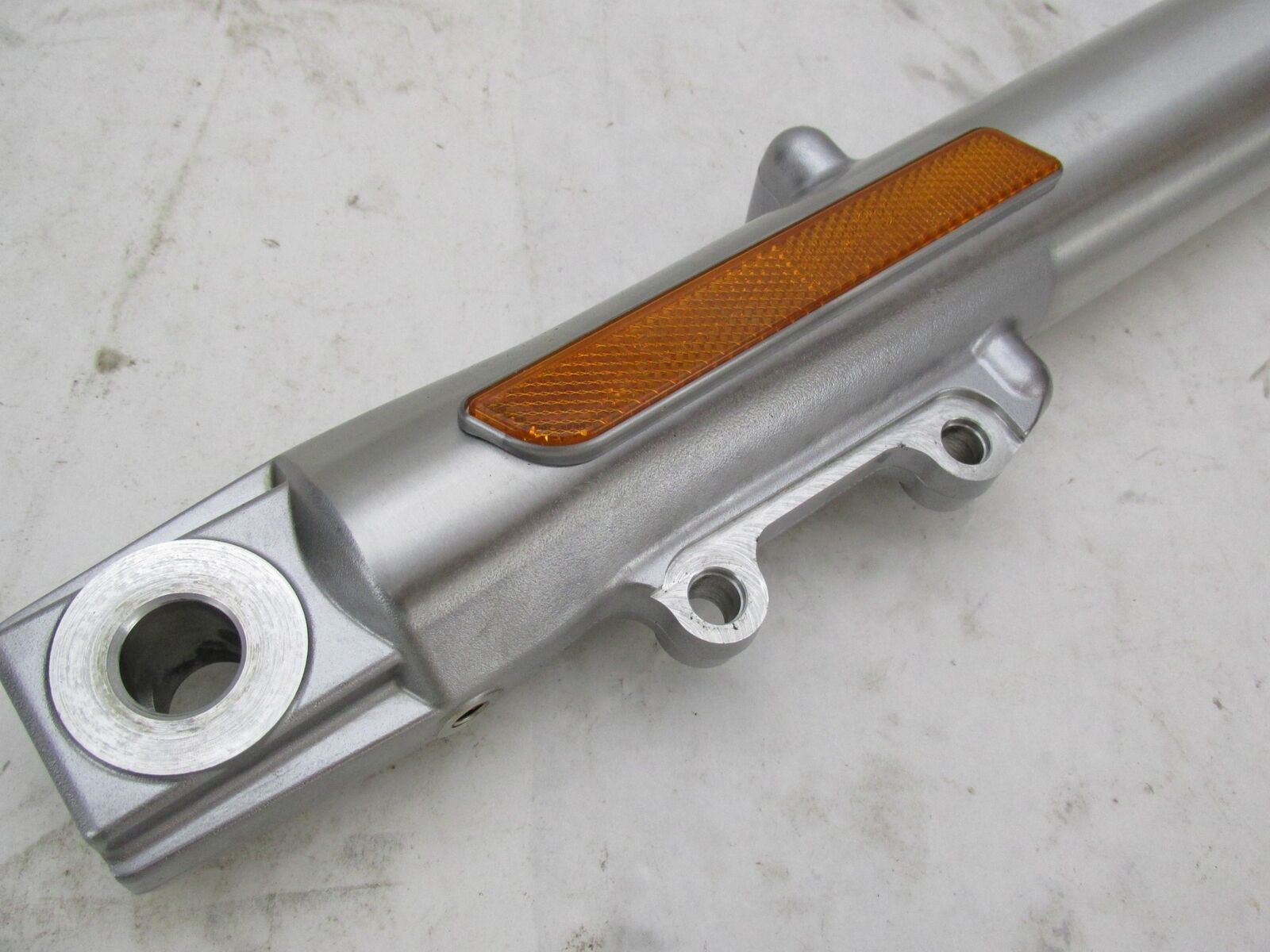 Harley Davidson Genuine Stock Showa Lower Fork Slider 46495-09 G5B3-10-L