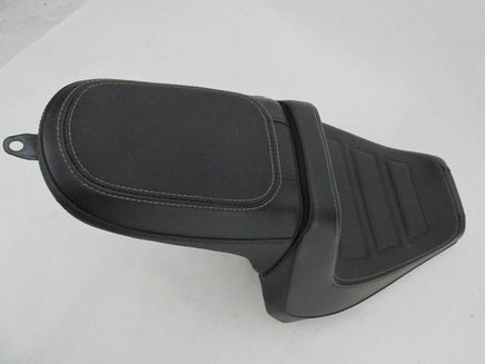 Harley Davidson Genuine Stock Fat Bob FXFB 2-Up Seat 52000322