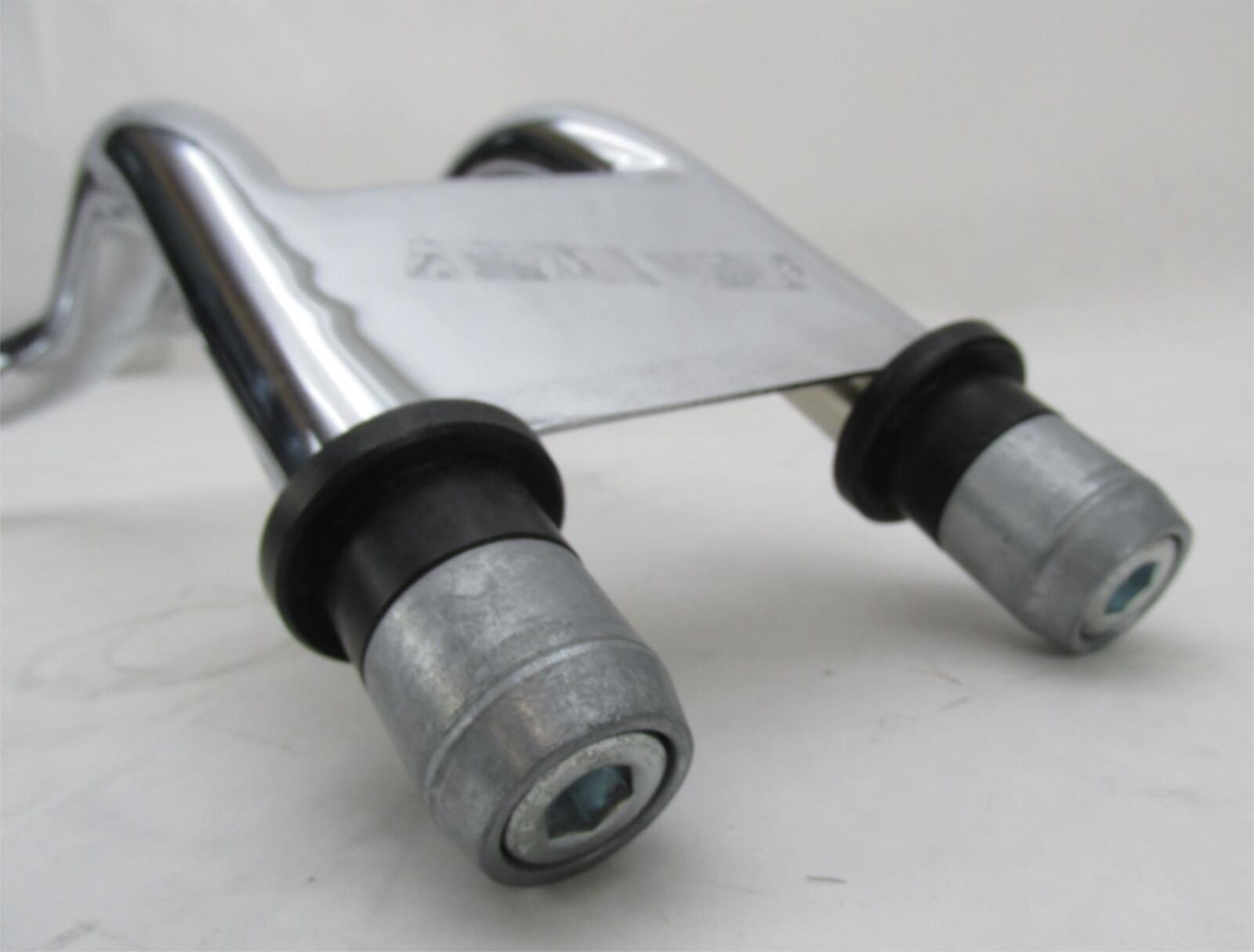 Harley Genuine NOS Softail Dyna Swingback Pullback Handlebars T-Bars 56039-03A