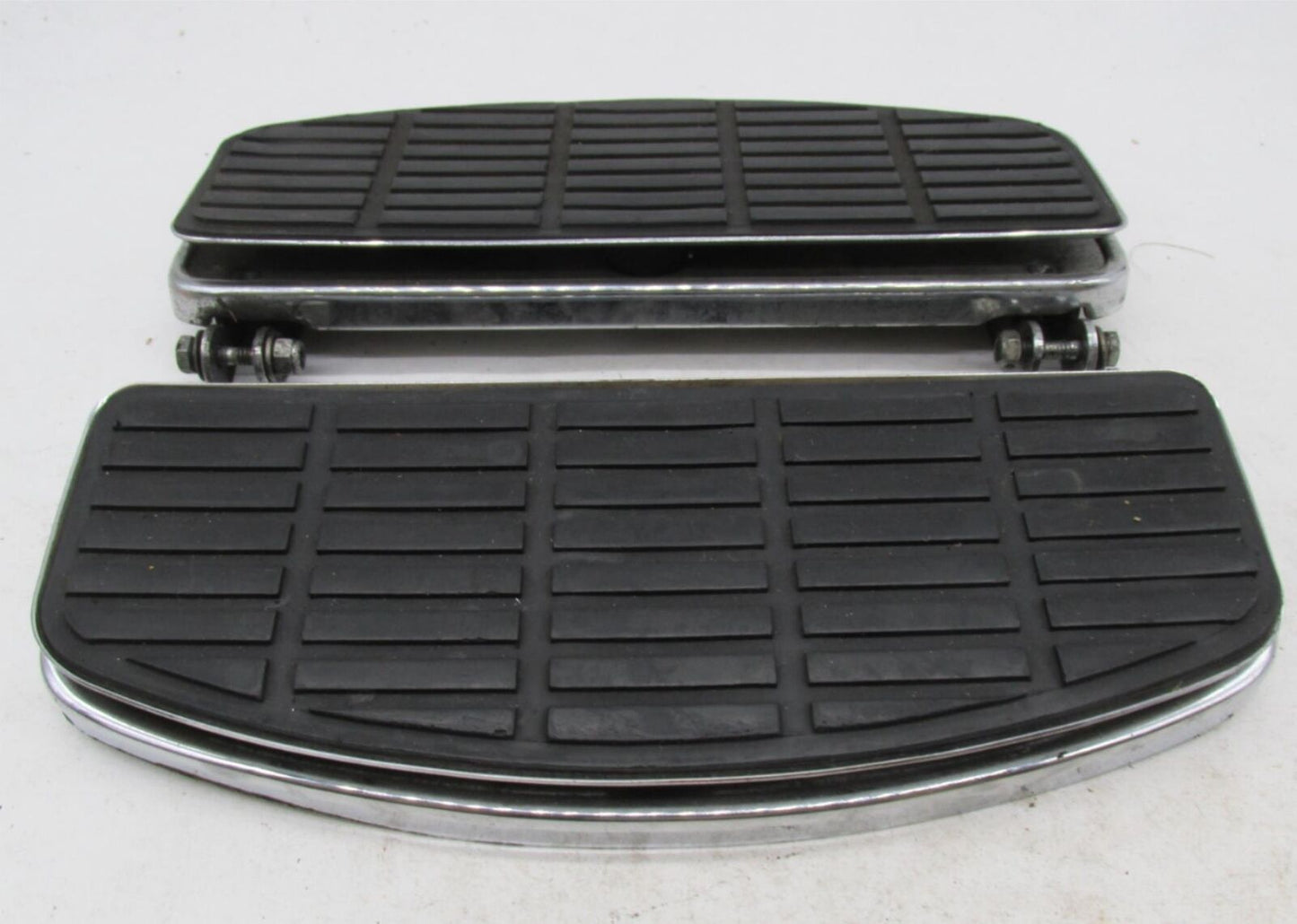 Pair of Harley-Davidson Genuine Driver Floorboards Base Plates and Rubber Pads