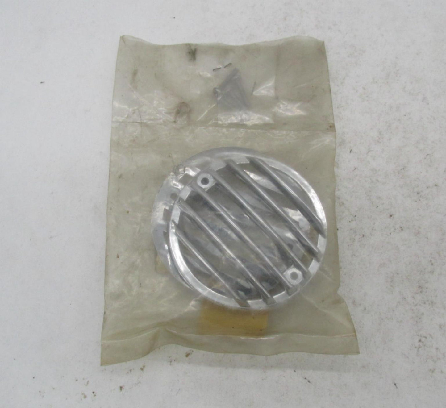 Set of 2 Harley Davidson FLHT FLHTC FLHS FLSTC Chrome Turn Signal Grills 78-106