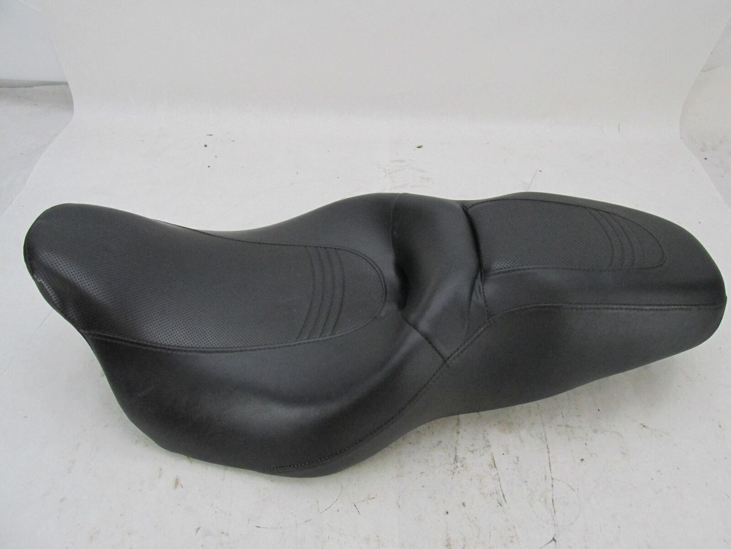 Harley Davidson Genuine Stock Touring Road King Electra Glide Black Seat