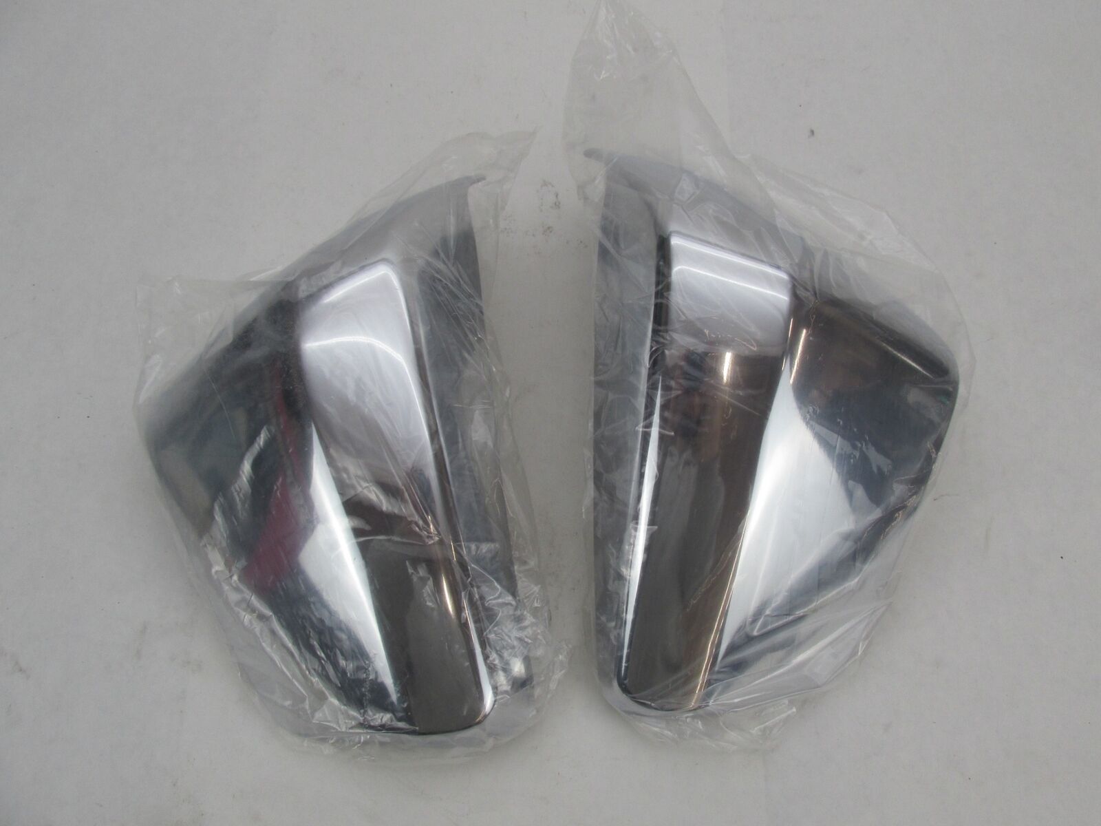 Show Chrome Honda VT750 Shadow Aero Fairing Side Covers 53-427