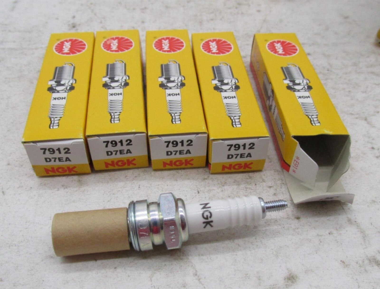 Lot of 5 NGK Spark Plugs 7912 D7EA