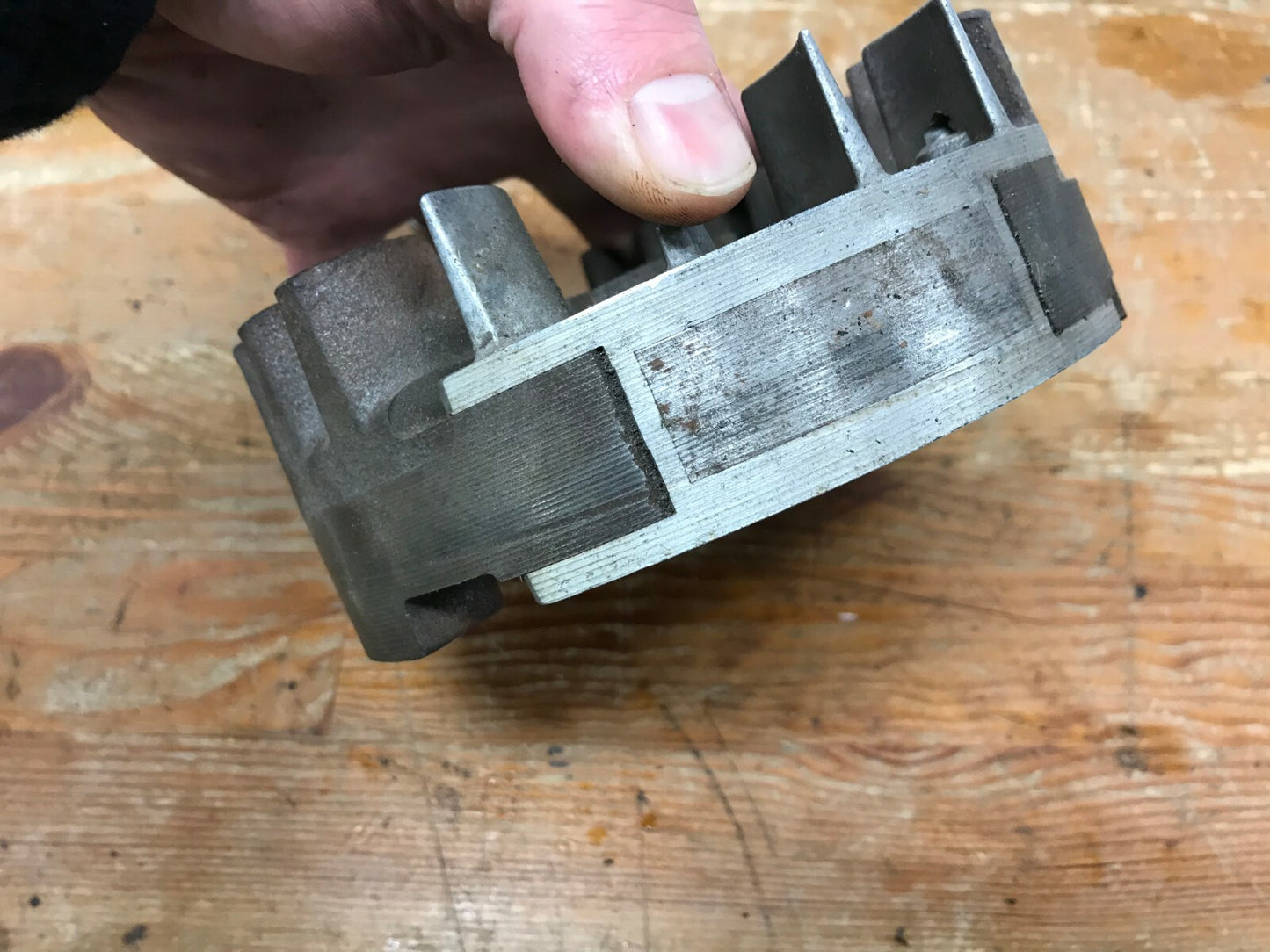 Briggs & Stratton Cast Iron Engine Flywheel Magneto N5A 67 large fins Nice