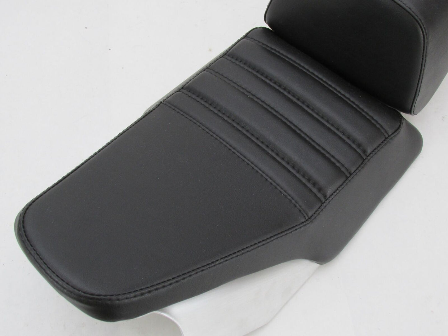 Harley-Davidson Genuine NOS Screamin Eagle 14+ Touring Black Drag Seat 52000452