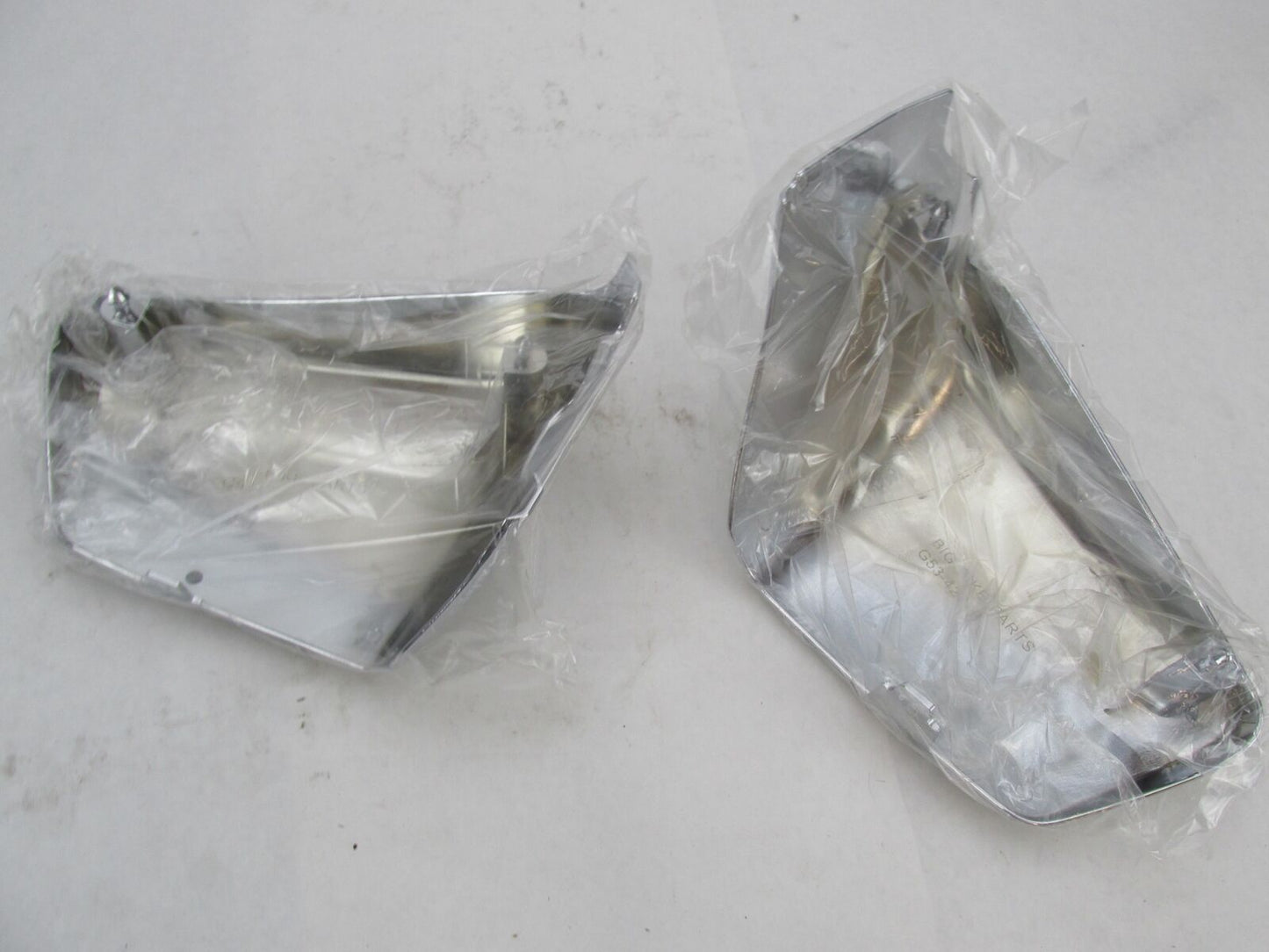 Show Chrome Honda VT750 Shadow Aero Fairing Side Covers 53-427