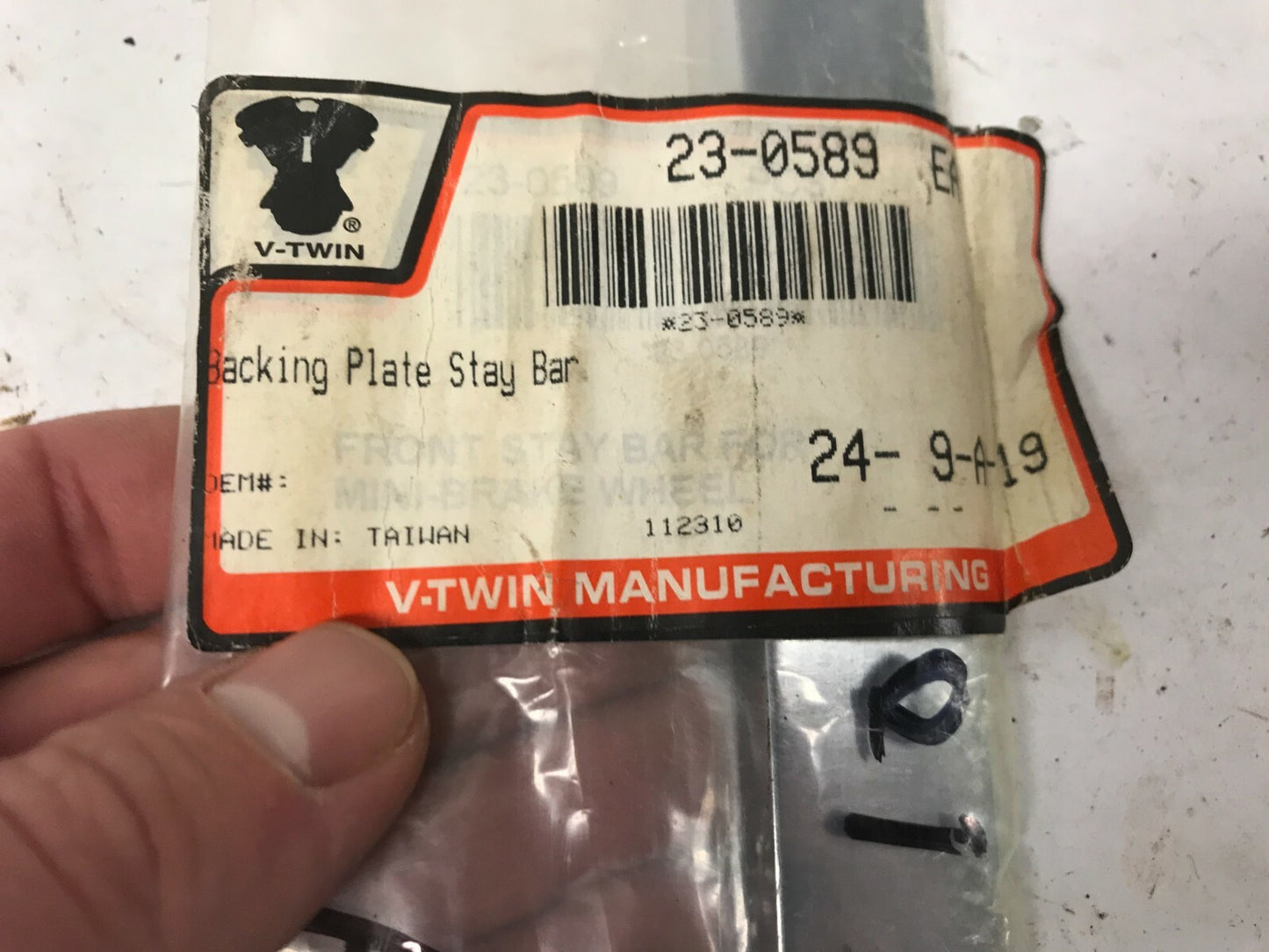 V-twin 23-0589 caliper anchor arm short Backing Plate Stay Bar Harley