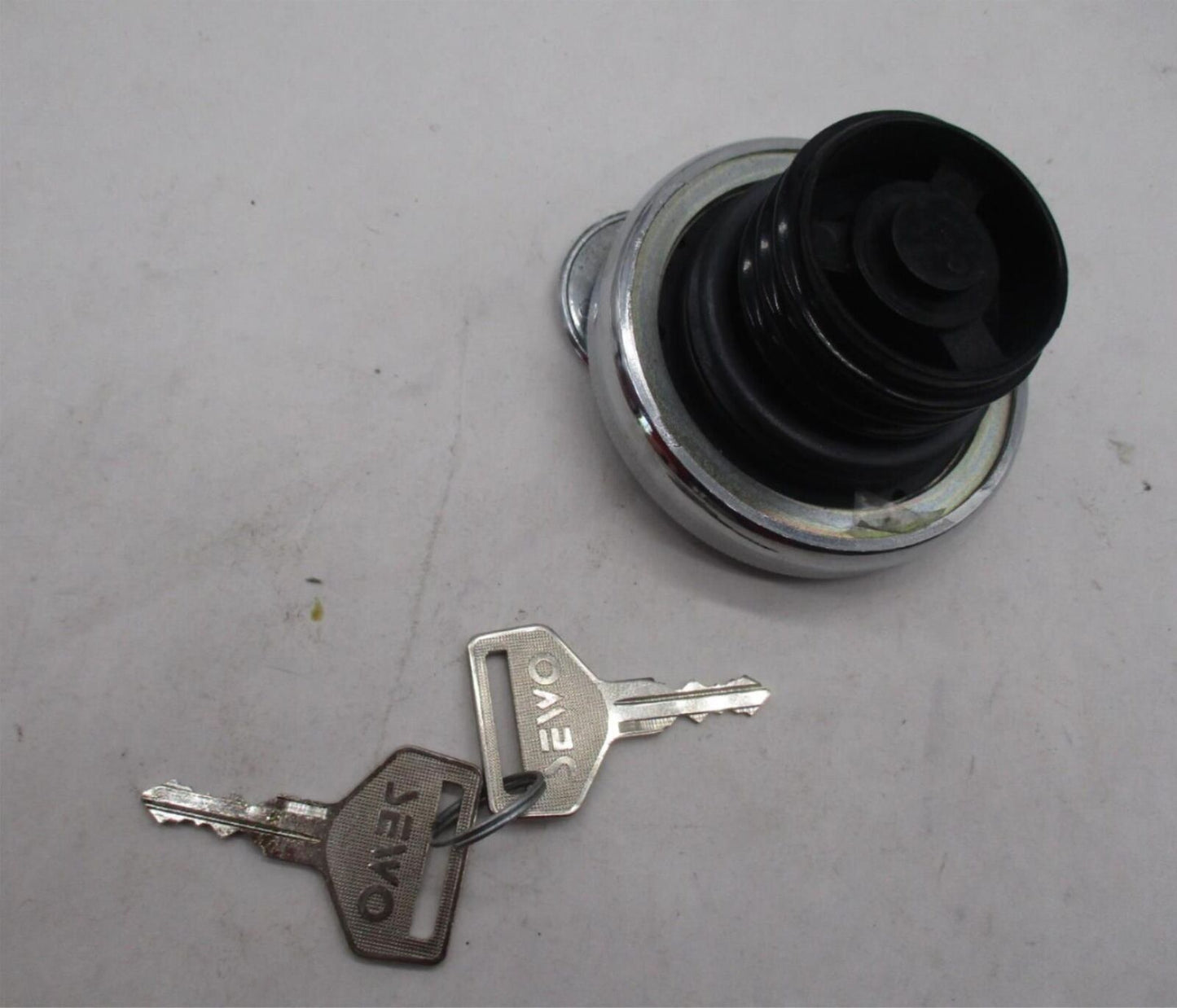 Harley Davidson Chrome Gas Fuel Tank Cap Lockable Locking with Keys