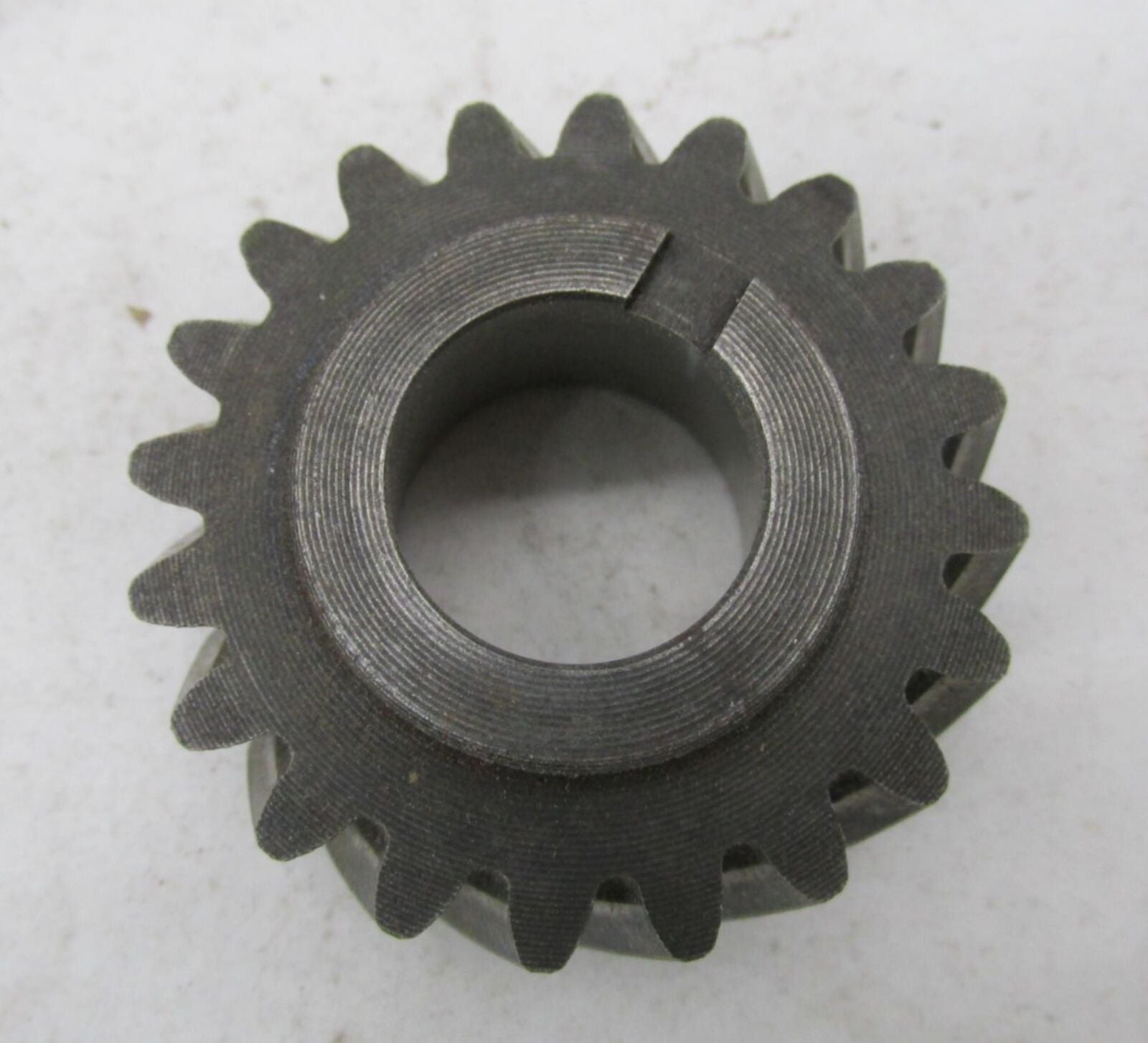 Harley Davidson Aermacchi NOS Transmission Gear Drive 37458-75P