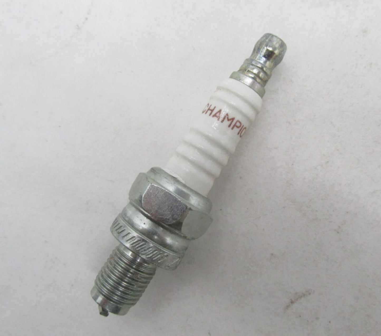 Lot of 4 Champion Spark Plugs 76