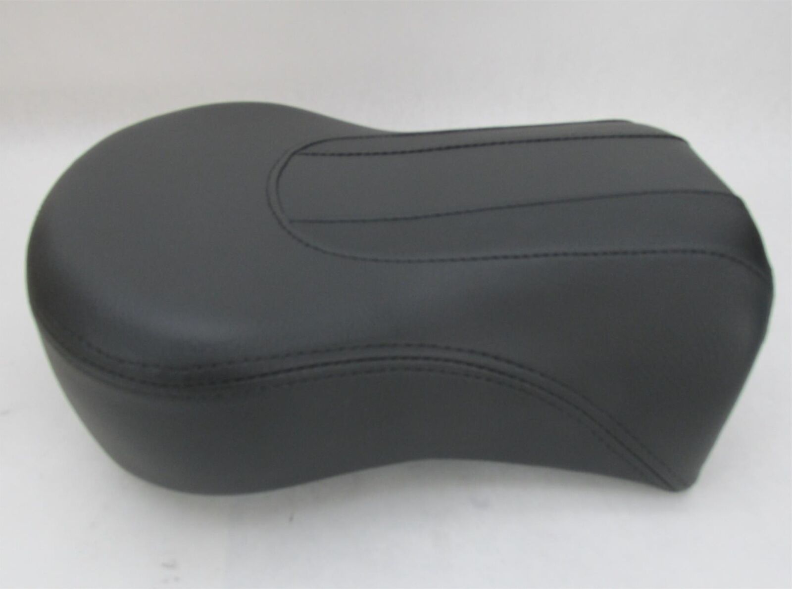 Harley-Davidson Genuine NOS Sundowner Black Passenger Seat FLHC FLHCS 52400168