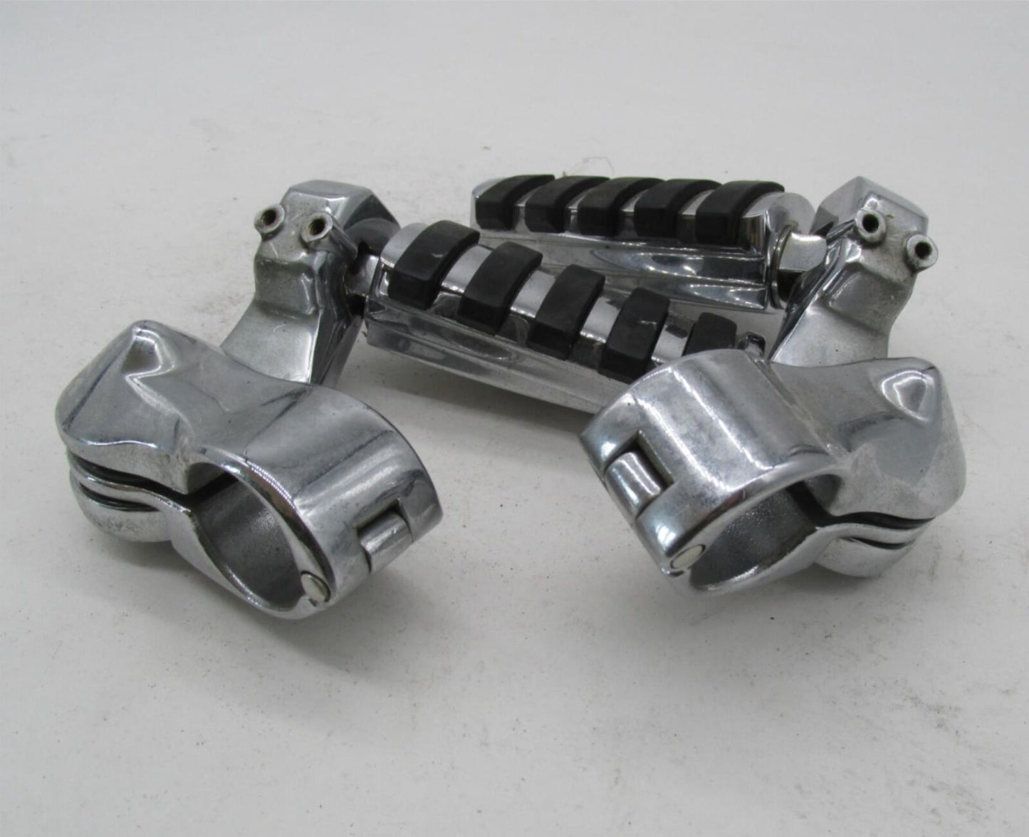 Set of Harley-Davidson Genuine Highway Pegs with Crash Bar Clamp Brackets