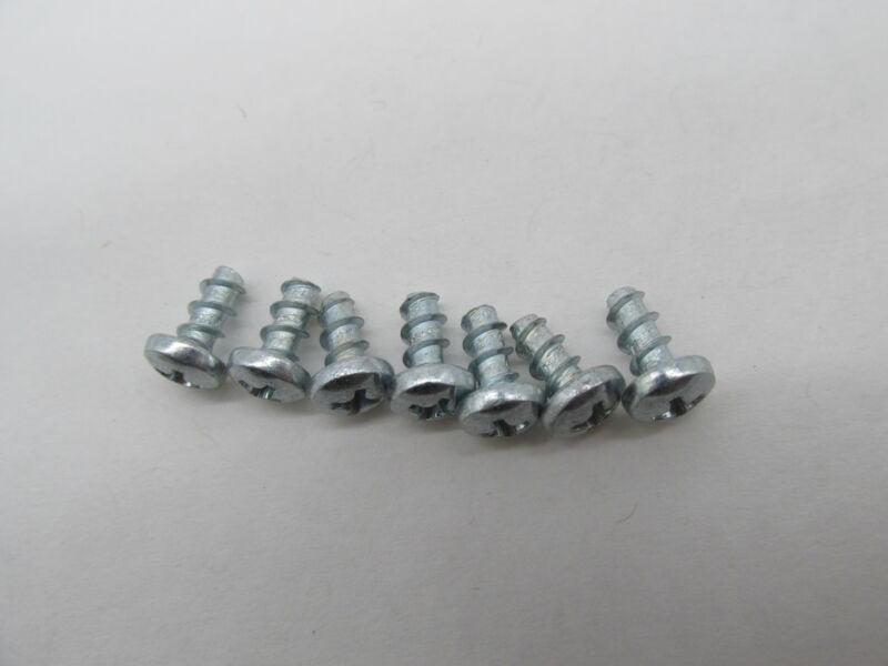 Lot of 7 Harley Davidson Genuine NOS Button Head Cap Screws 2462