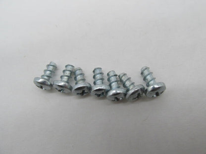 Lot of 7 Harley Davidson Genuine NOS Button Head Cap Screws 2462