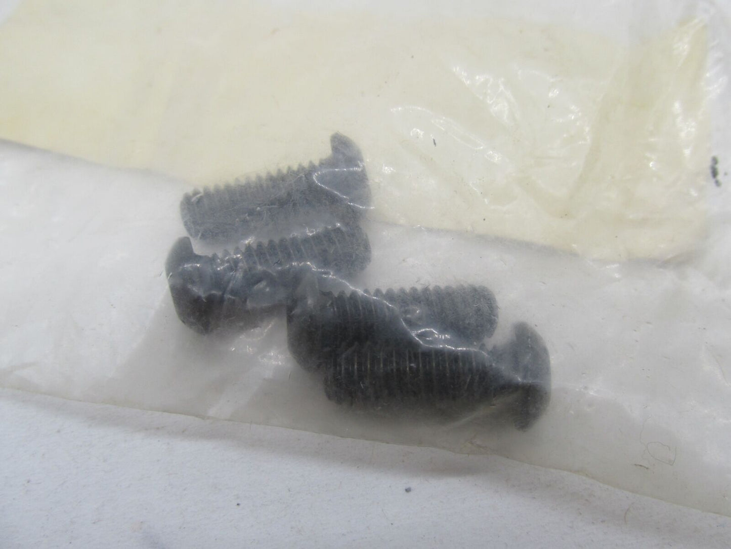 Lot of 4 Harley Buell Genuine NOS BSCS Grade 8 Screws AA0406.3CBL