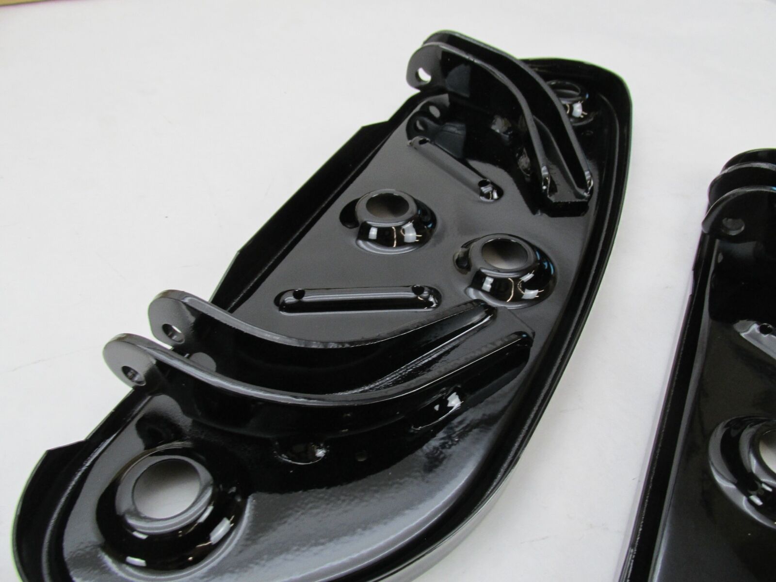 Harley-Davidson Genuine NOS Streamliner Black Rider Footboard Base Kit 51060-08
