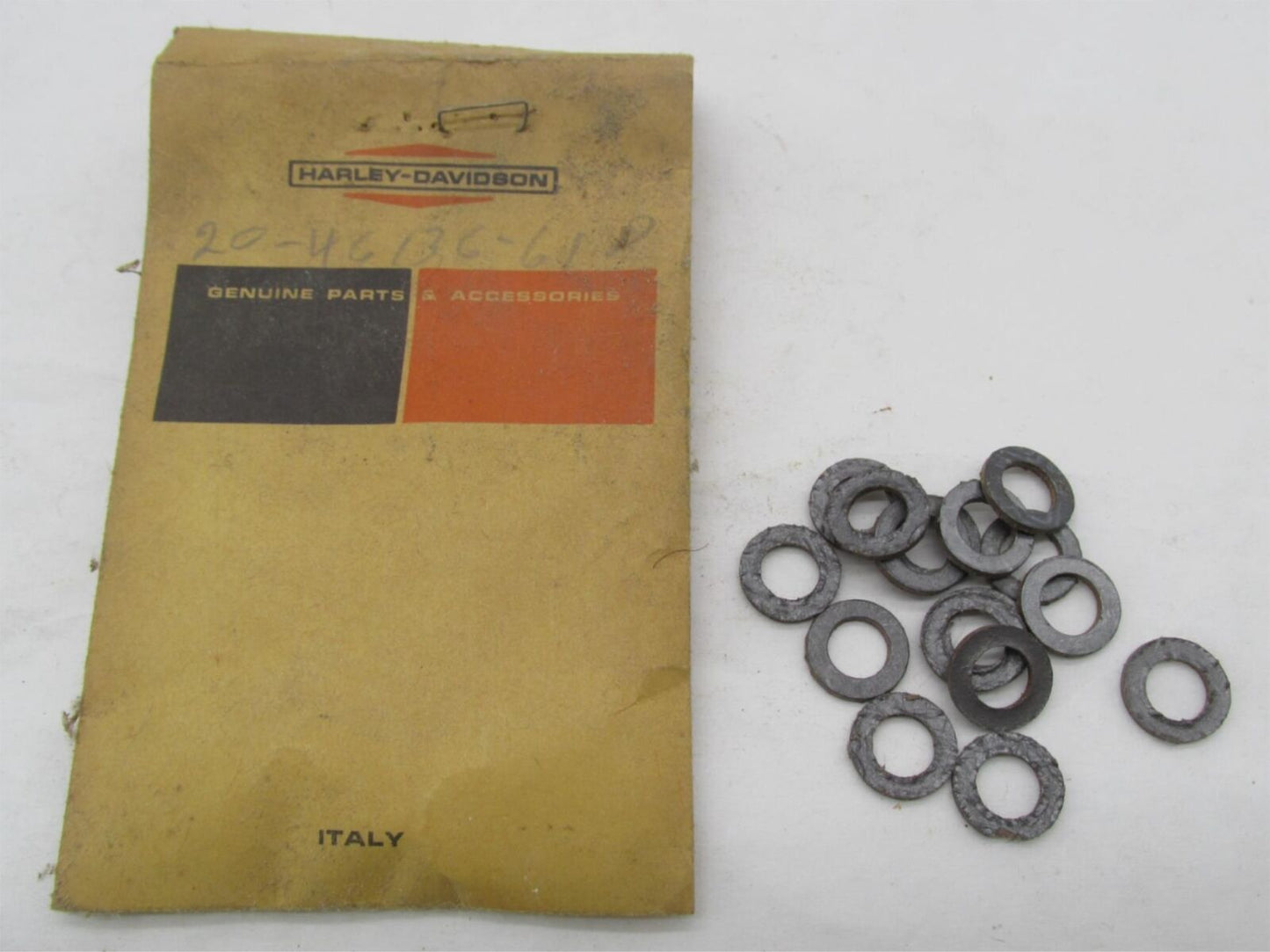 Lot of 16 Harley Genuine NOS Aermacchi Fork Damper Screw Washers 46136-61P