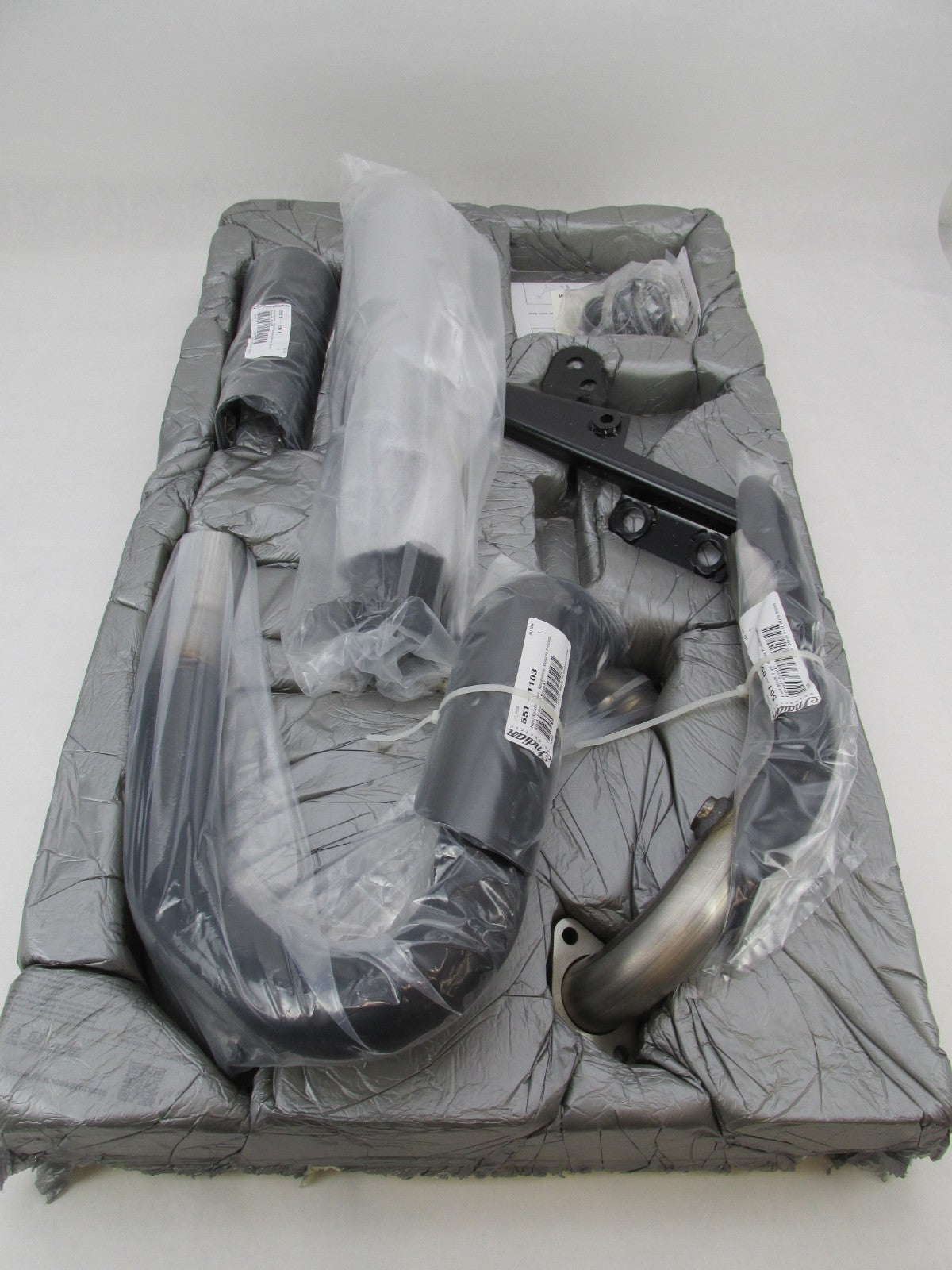 Indian Genuine OEM NOS Complete 2 into 1 Black Exhaust System 2884111-