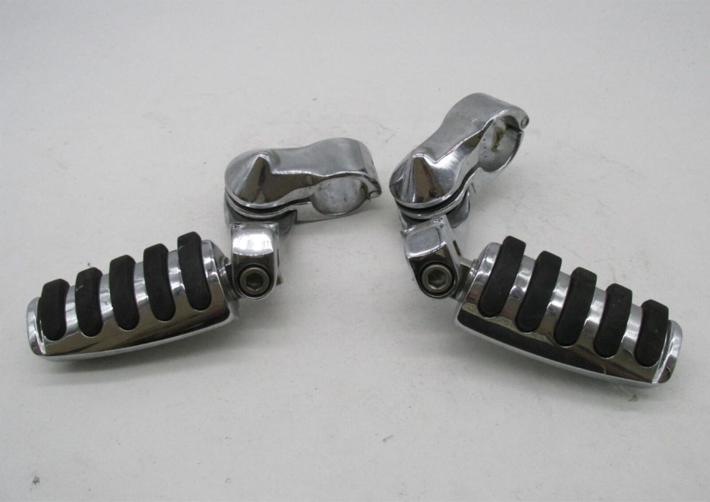 Set of Harley-Davidson Genuine Highway Pegs with Crash Bar Clamp Brackets