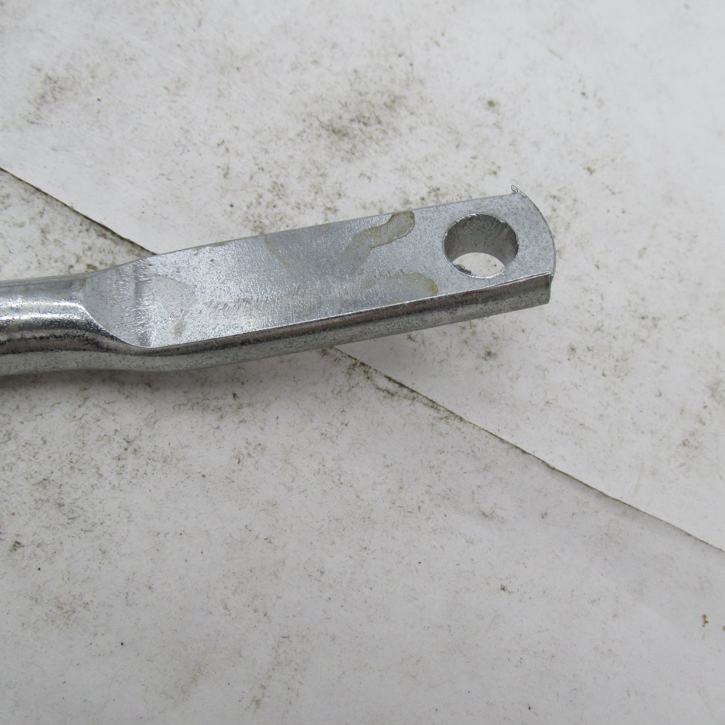 Harley Davidson NOS Left Side Luggage Saddlebag Brace Bracket 53417-65